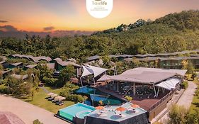 คาลิมา รีสอร์ต แอนด์ วิลลา เขาหลัก (SHA Extra Plus)